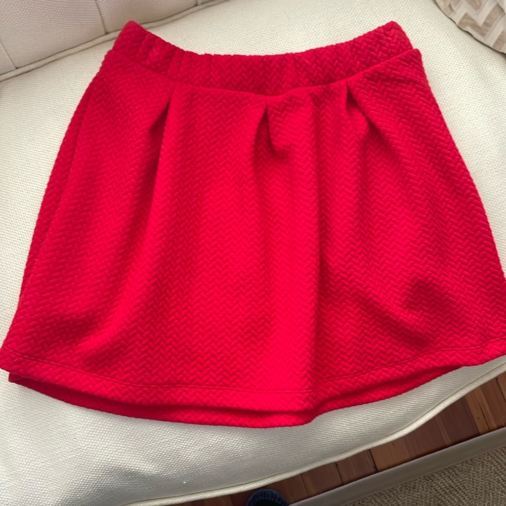 Red quilted skirt; size L (10-12)
